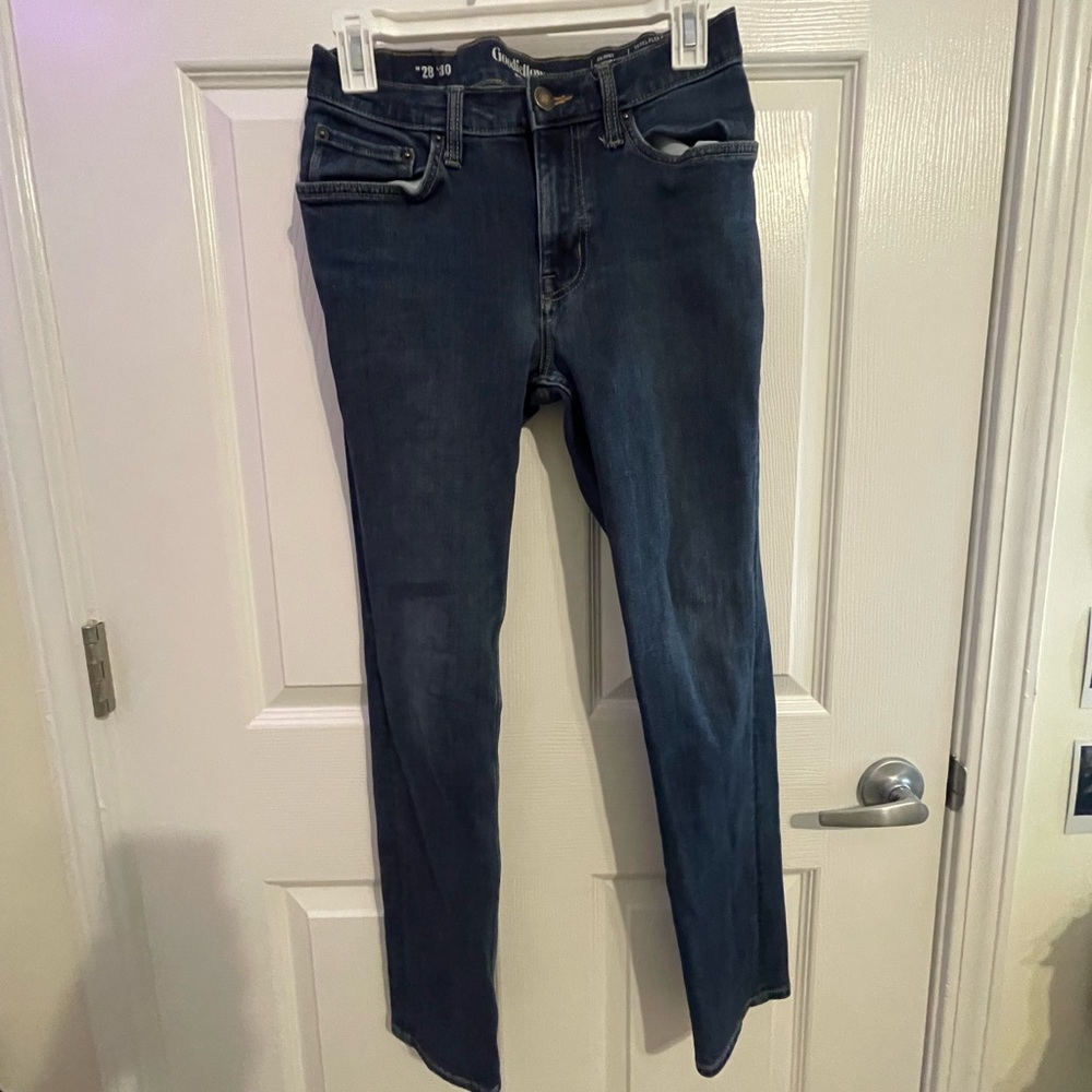 Blue jeans!!
Brand: Goodfellow & Co
Waist 28
Length 30